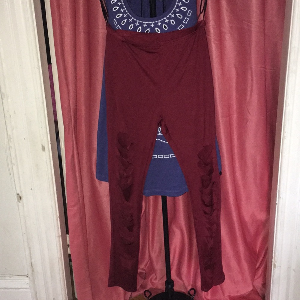Distressed leggings